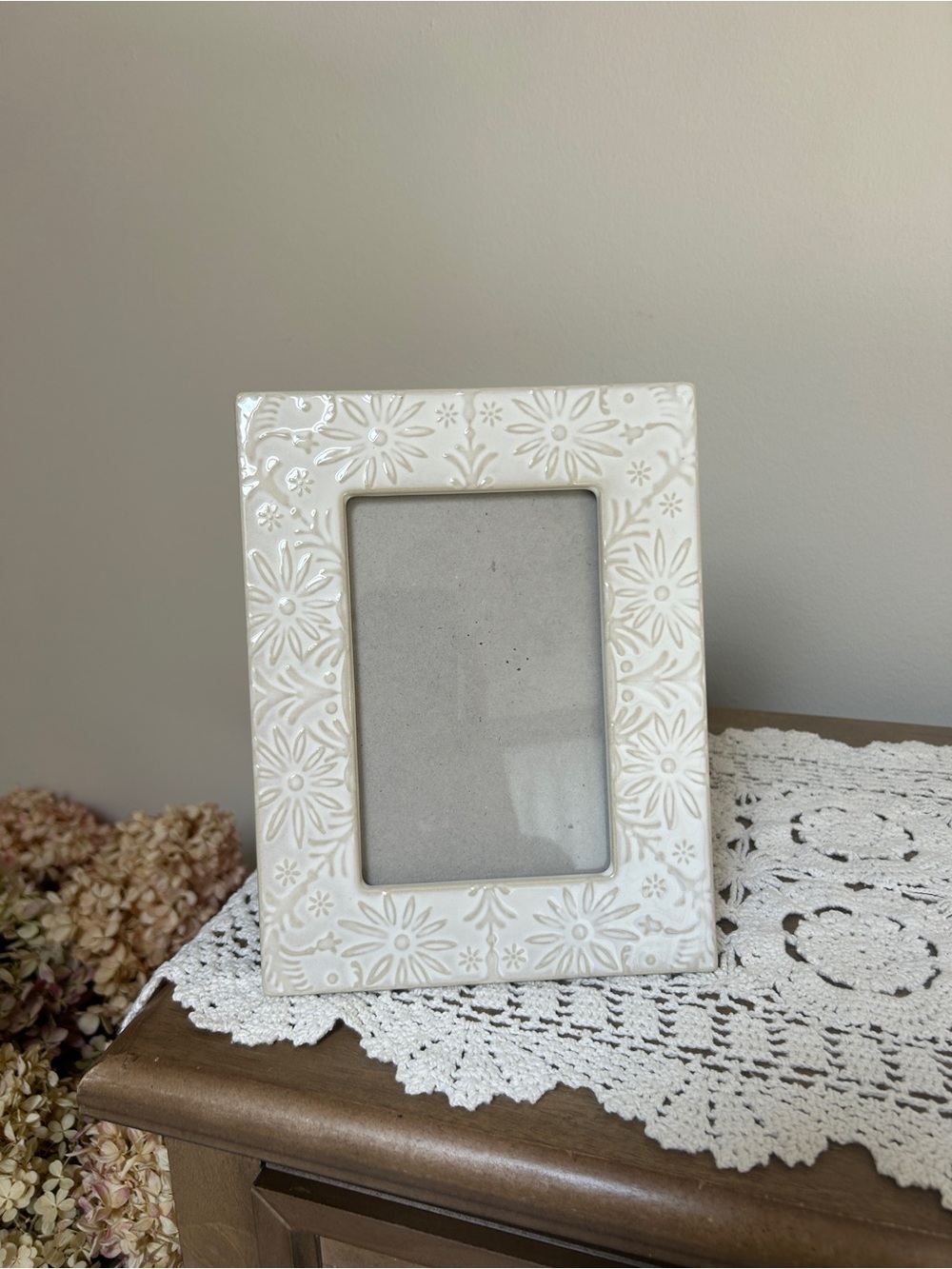 Neutral White Embossed Floral Ceramic Photo Frame